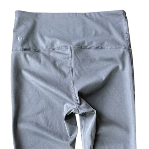 ZELLA STUDIO NWOT LITE CROP LEGGINGS CAPRI GRAY | SIZE: SMALL - Picture 7 of 9